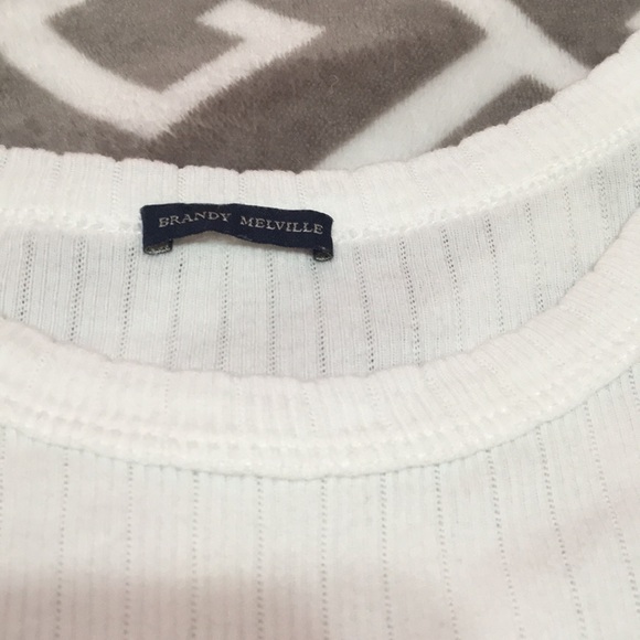 white brandy melville top - Picture 2 of 2